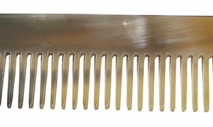 Peine de cuerno natural antiestático de 16 cm